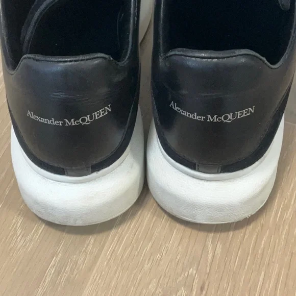 Alexander McQueen Black velvet sneakers - Picture 3 of 8